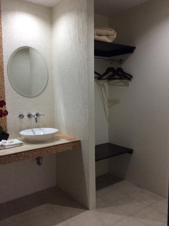 Huejutla de Reyes Hotel La Media Luna Inn חדר תמונה