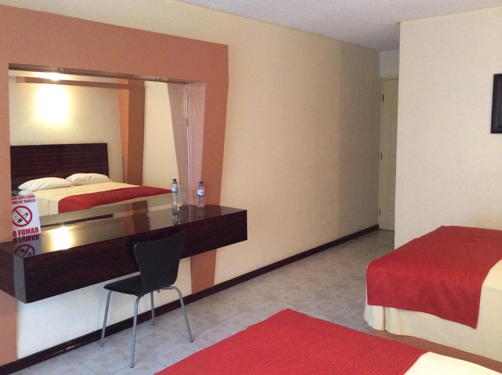 Huejutla de Reyes Hotel La Media Luna Inn חדר תמונה